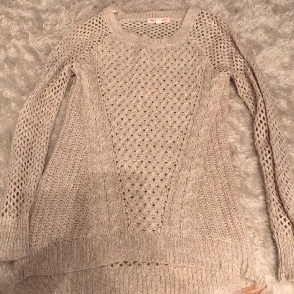 Pink Rose: Beige sweater